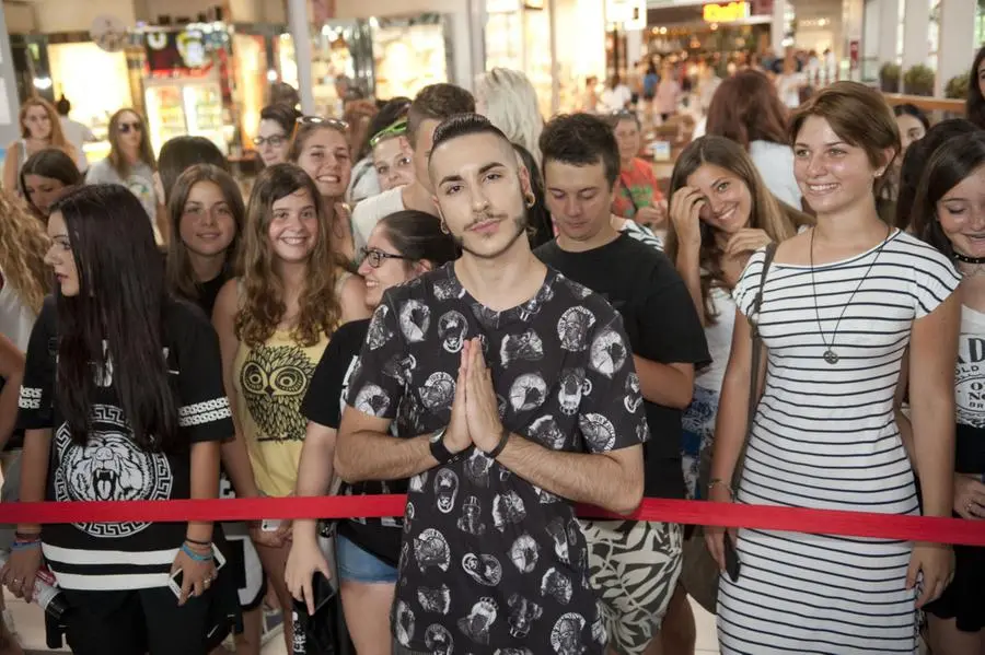 Folla di fan per Madh