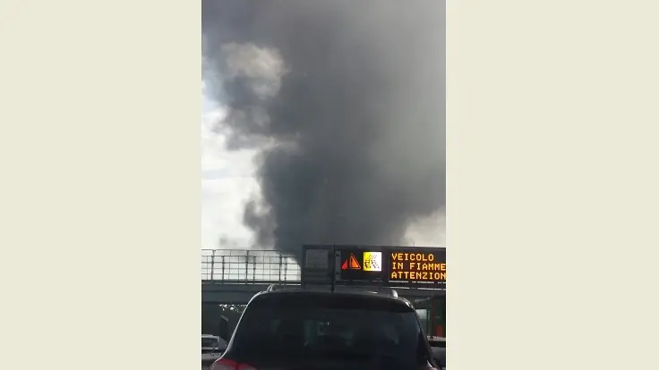 Tir in fiamme in A4