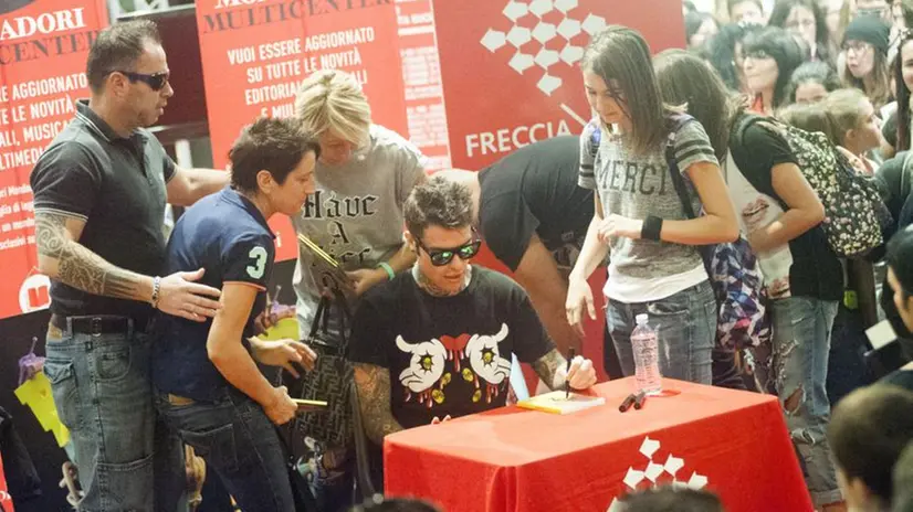 In duemila per Fedez