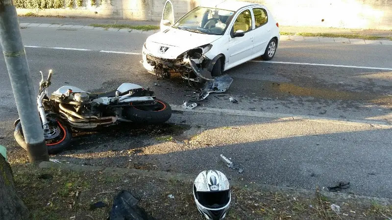 Tragedia a Passirano, morto il motociclista
