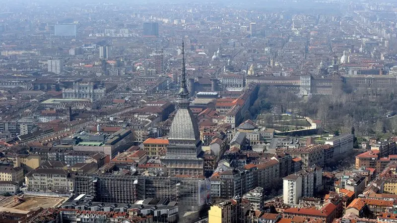 Una veduta aerea della Mole Antonelliana