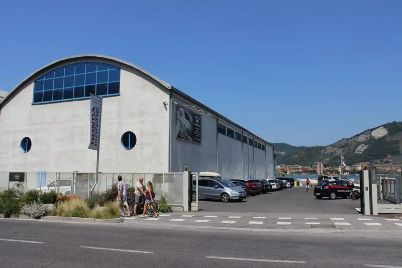 Paratico, infortunio ai cantieri nautici
