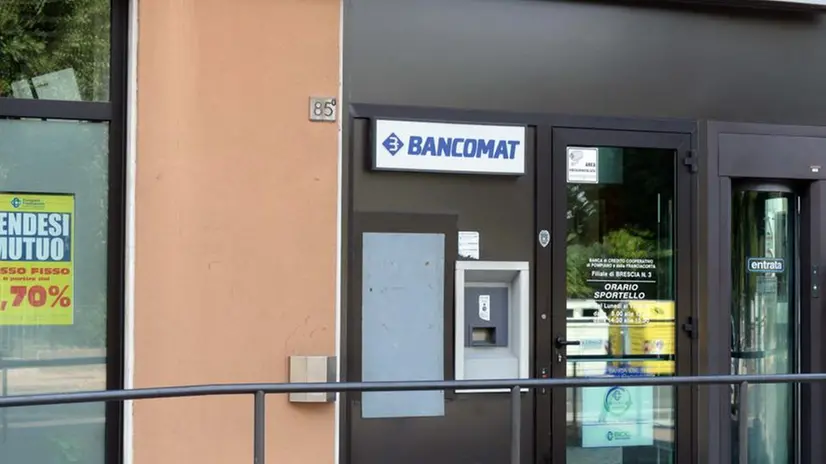 Esplosione al Bancomat