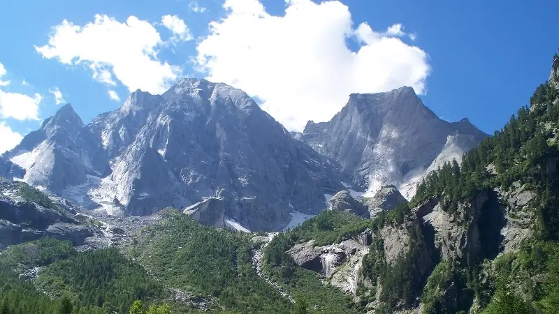 Una veduta del gruppo del Pizzo Camino