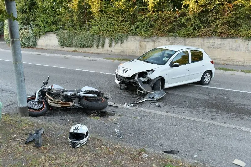 Schianto fatale per un 44enne