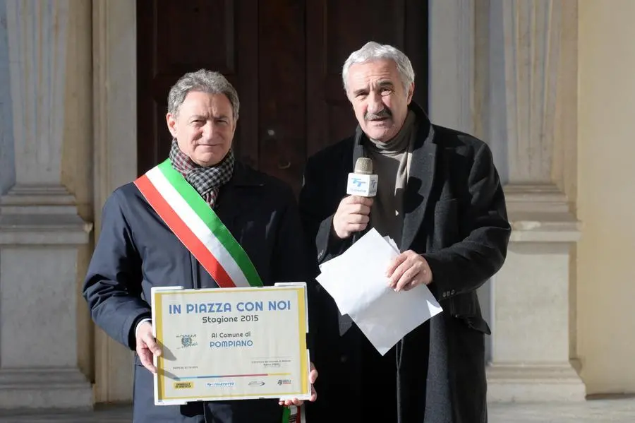 In Piazza con Noi, in Broletto i saluti al 2015