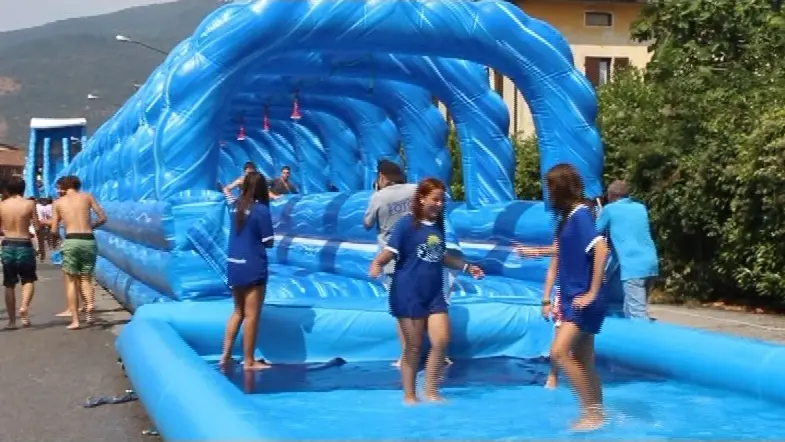 Splash the way, scivolo... in strada