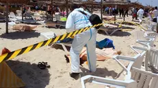 La spiaggia di Sousse, in Tunisia, dopo l'attentato del 26 giugno