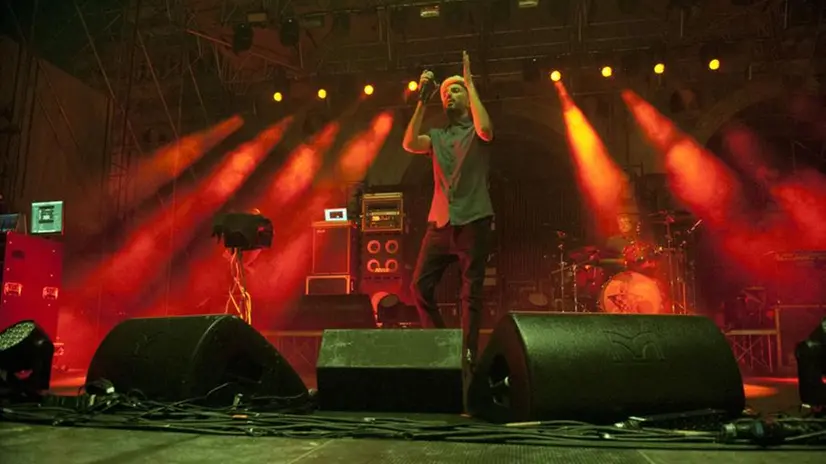 Il concerto dei Subsonica in piazza Loggia