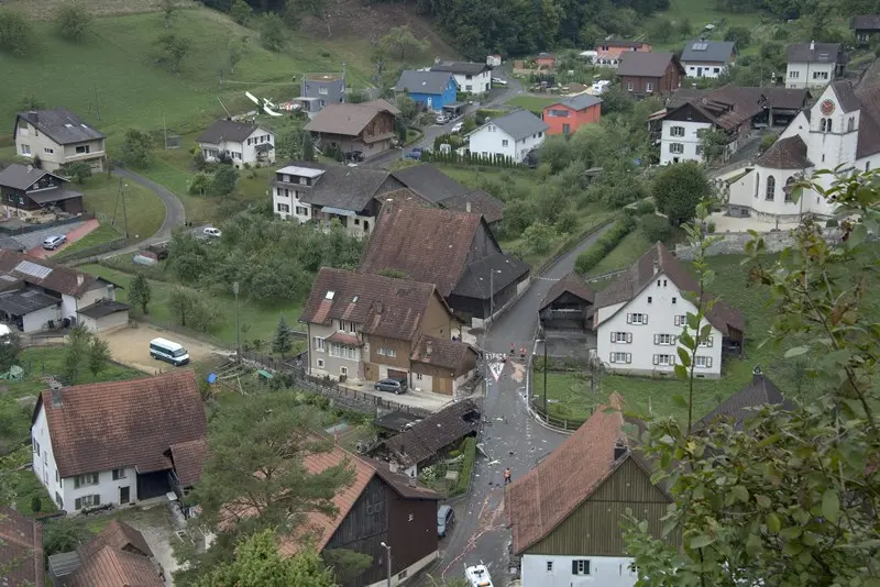 Tragico schianto nei cieli svizzeri