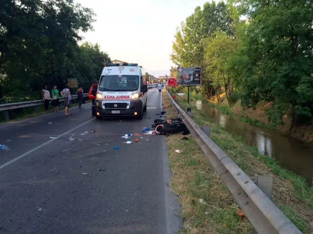 San Zeno, violento schianto tra moto e pullman