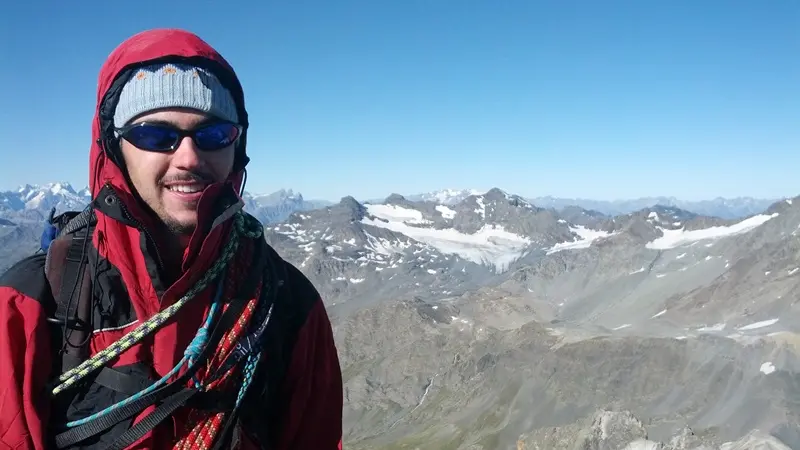 Cosma Casagrande, 24 anni, in vetta dopo una scalata