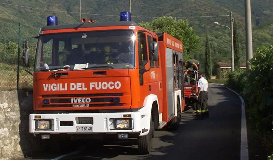 Fiamme nella notte a Polpenazze