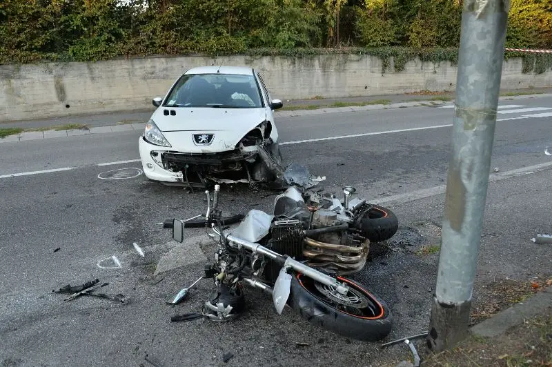 Schianto fatale per un 44enne