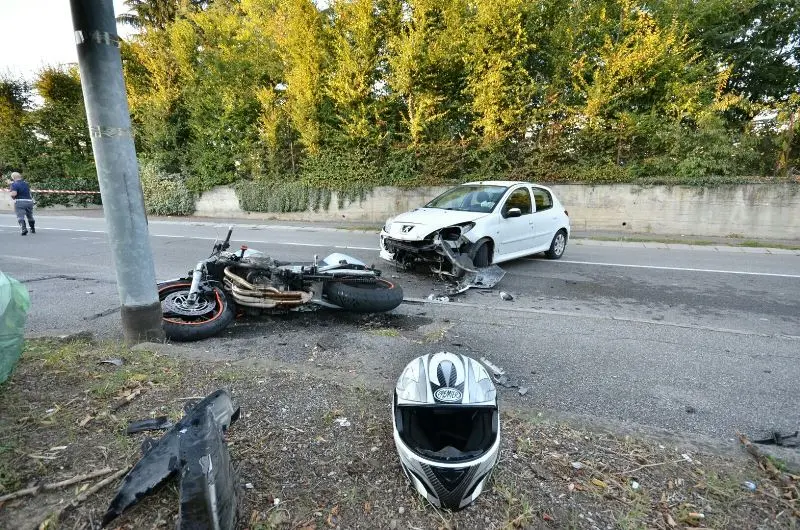 Schianto fatale per un 44enne