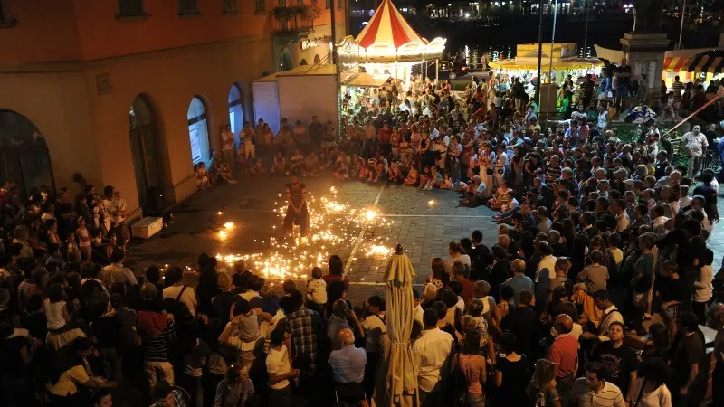 Uno spettacolo del Busker Festival (archivio)