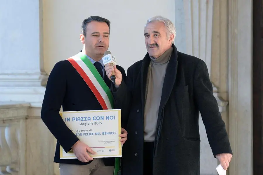 In Piazza con Noi, in Broletto i saluti al 2015