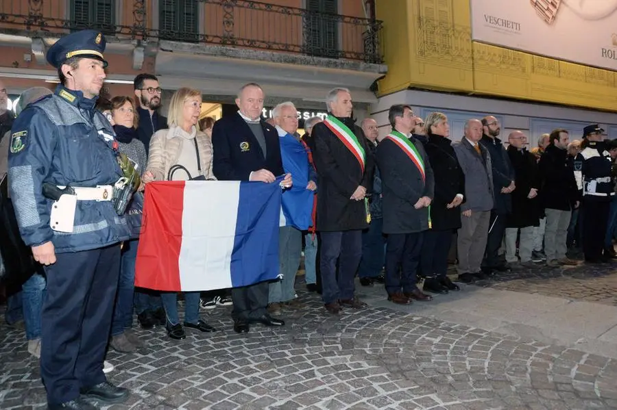 Corso Zanardelli, la commemorazione delle vittime di Parigi