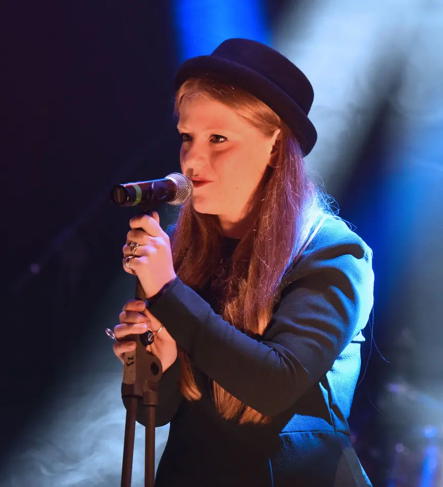 Luchi, vincitrice del Festival di Ghedi, e l'ospite Annalisa