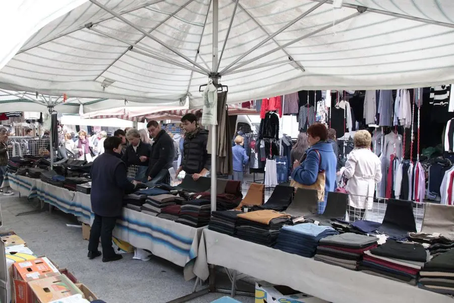 L'inaugurazione del nuovo mercato del sabato mattina