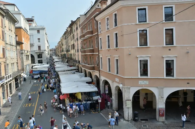 Il mercato visto dall'alto