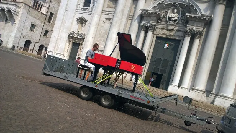 Il pianoforte sul carrello