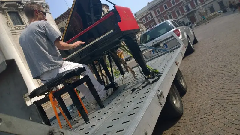 Il pianoforte sul carrello