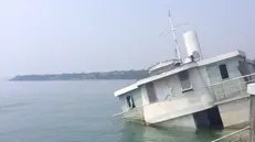 Il piroscafo imbarca acqua