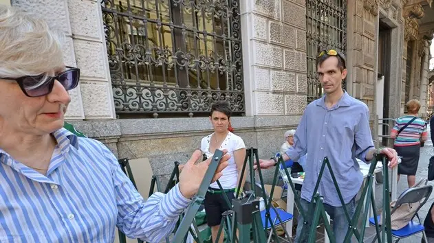 Gazebo della Lega nel mirino degli antagonisti