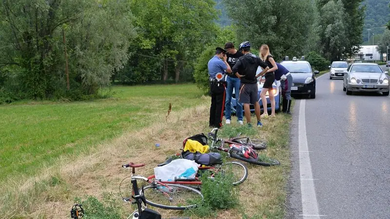 Tre ciclisti travolti