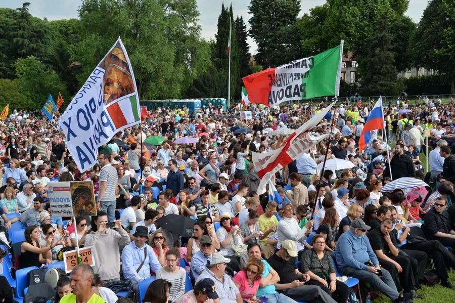 Neocatecumenali, in 20mila per il raduno