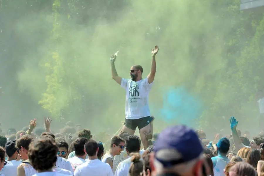 Holi Fun, musica e colori