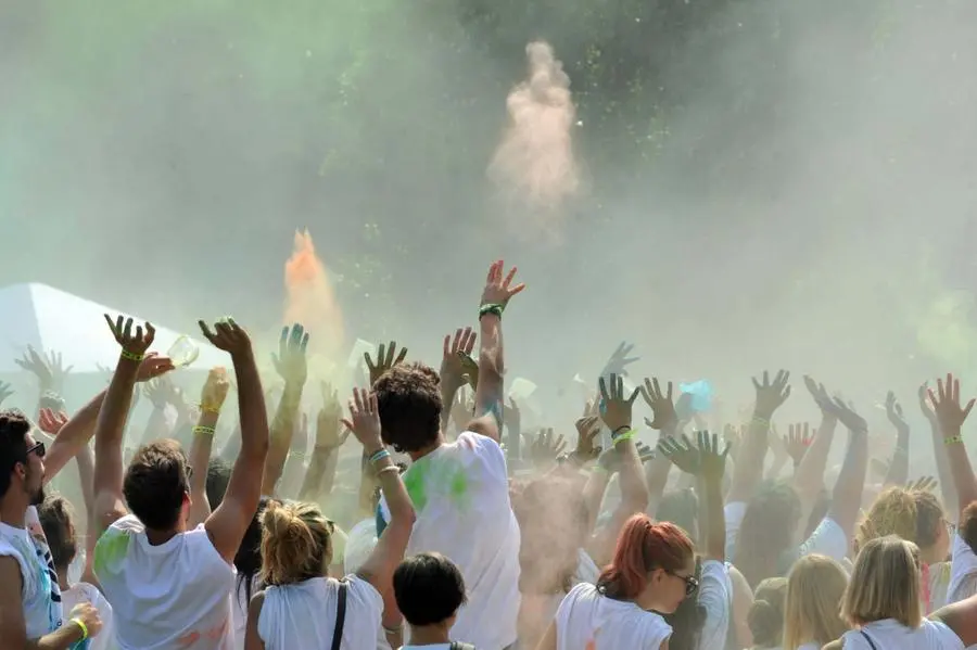 Holi Fun, musica e colori