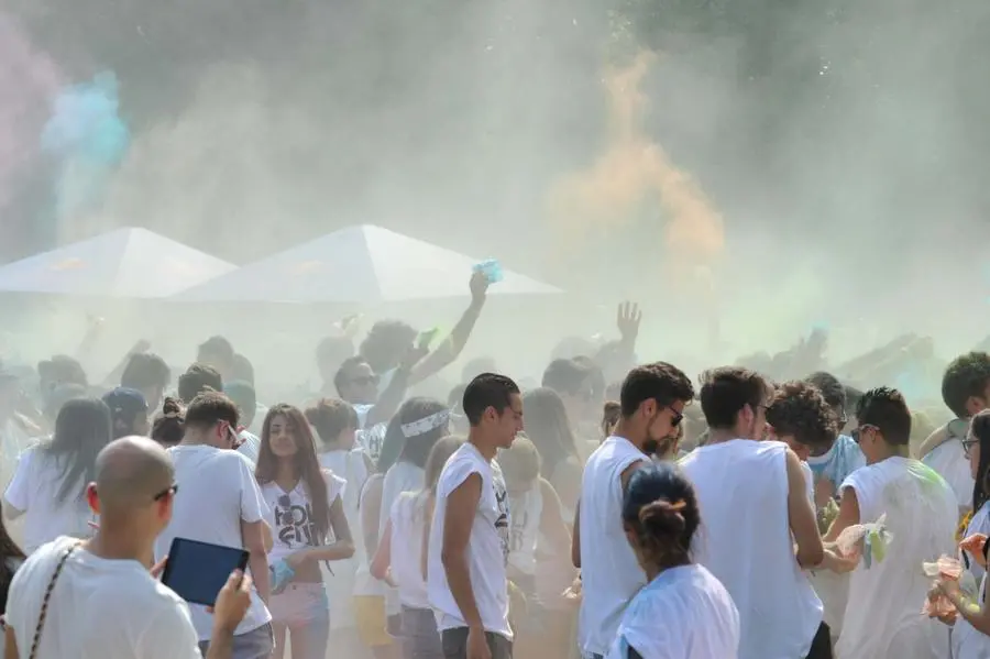 Holi Fun, musica e colori