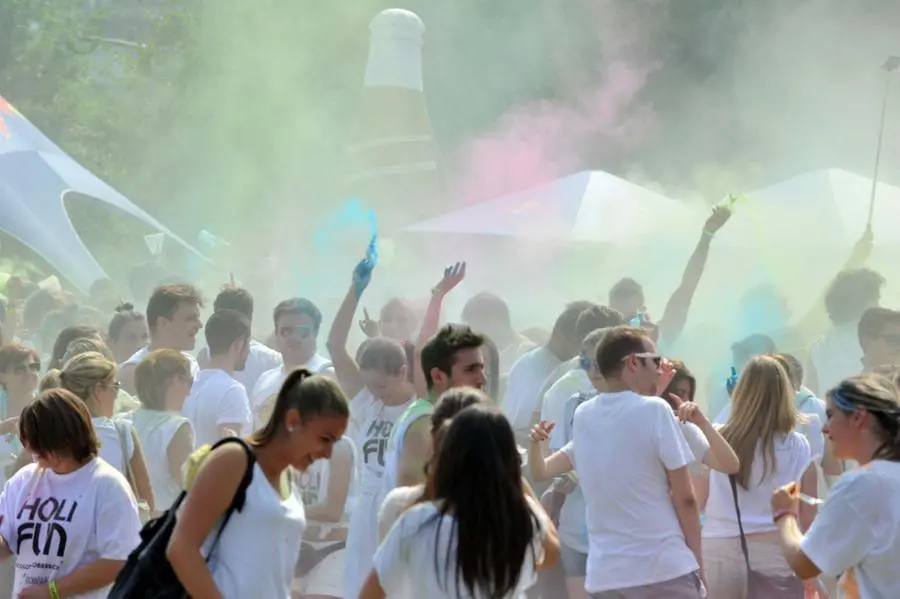 Holi Fun, musica e colori