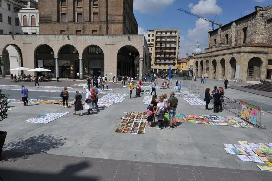 La mostra allestita in piazza Vittoria