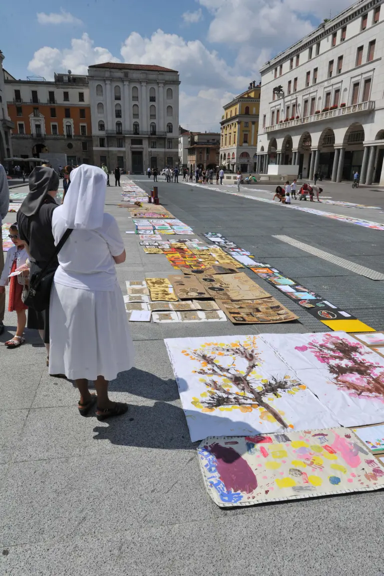 La mostra allestita in piazza Vittoria