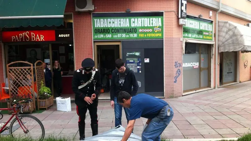 La tabaccheria razziata in via Gamba