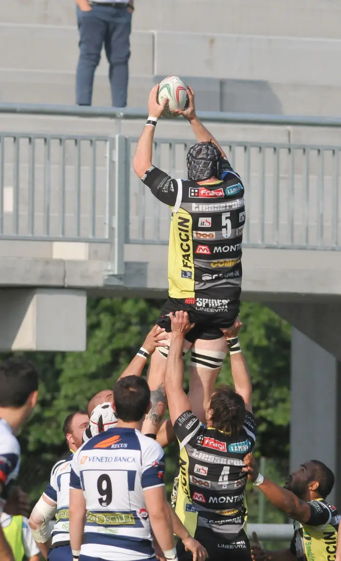 Rugby, Calvisano in finale