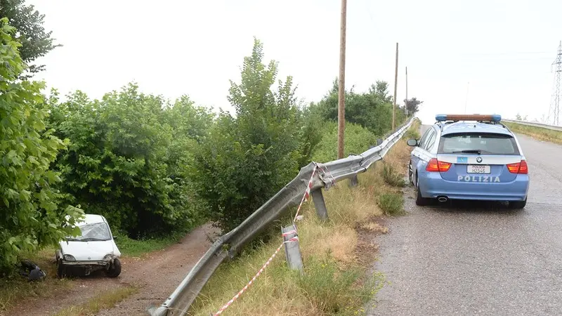 La Seicento finita fuori strada a Nuvolera