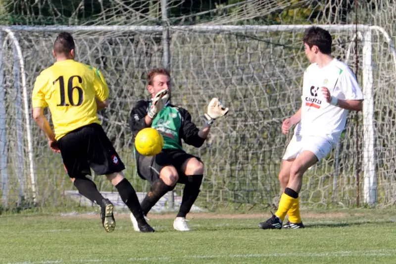 Calcio, Seconda categoria, Valtenesi-Valsabbia 0-2