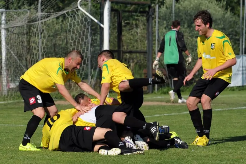 Calcio, Seconda categoria, Valtenesi-Valsabbia 0-2