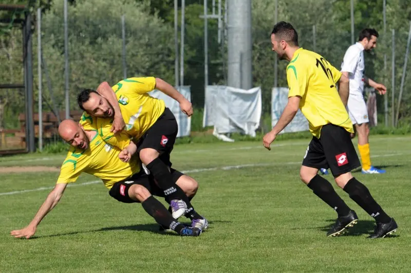 Calcio, Seconda categoria, Valtenesi-Valsabbia 0-2