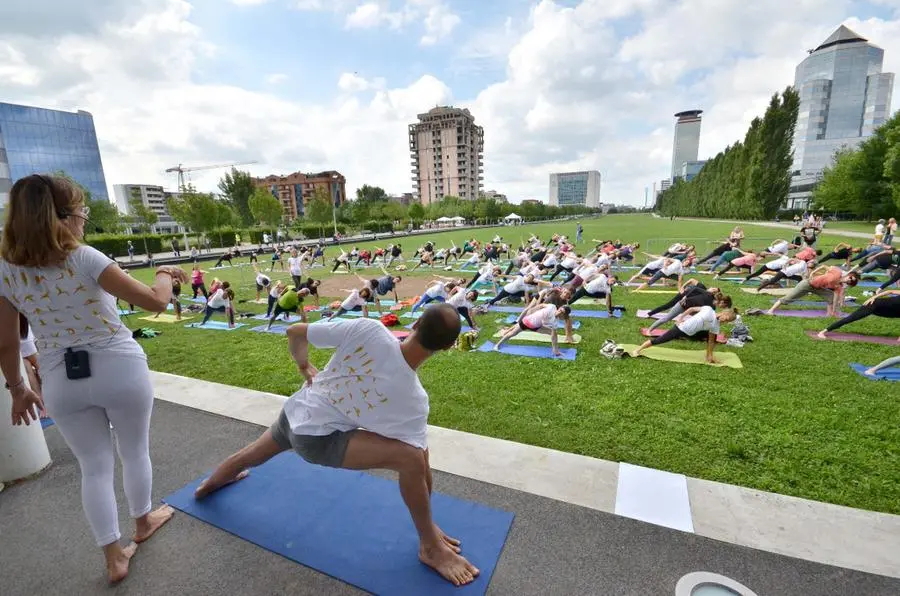 La Giornata internazionale dello yoga al parco Tarello