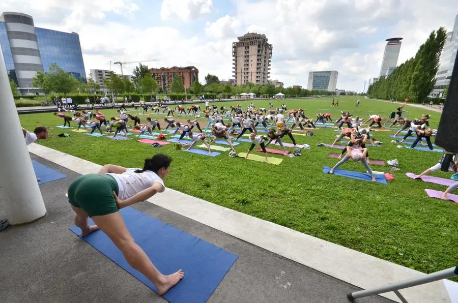 La Giornata internazionale dello yoga al parco Tarello