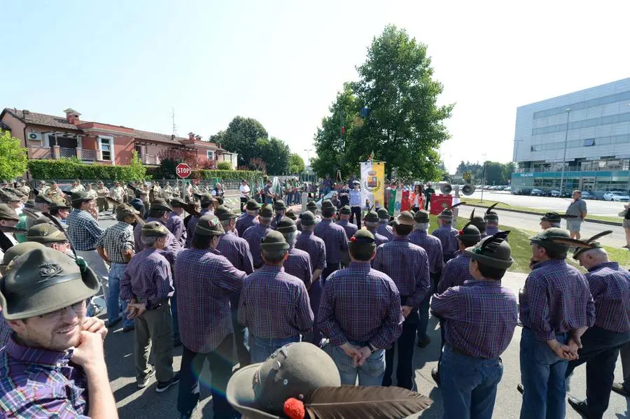 L'inaugurazione del monumento delle Penne Nere