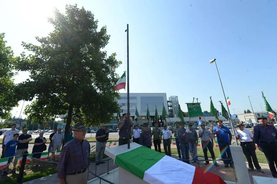 L'inaugurazione del monumento delle Penne Nere