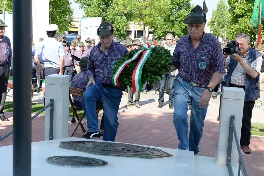 L'inaugurazione del monumento delle Penne Nere