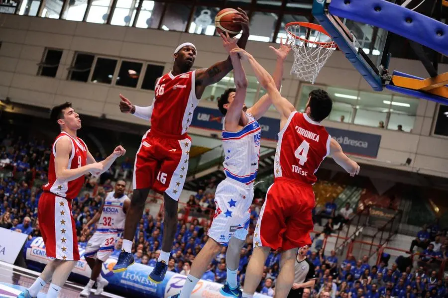 Basket, A2 Gold: Centrale-Trieste: 86-76