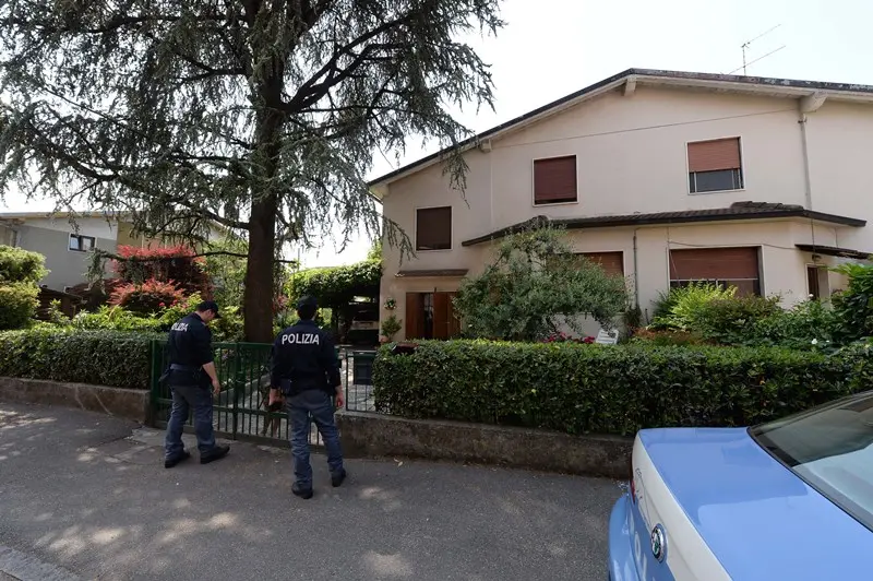 Volante nel quartiere in cui è avvenuto l'arresto